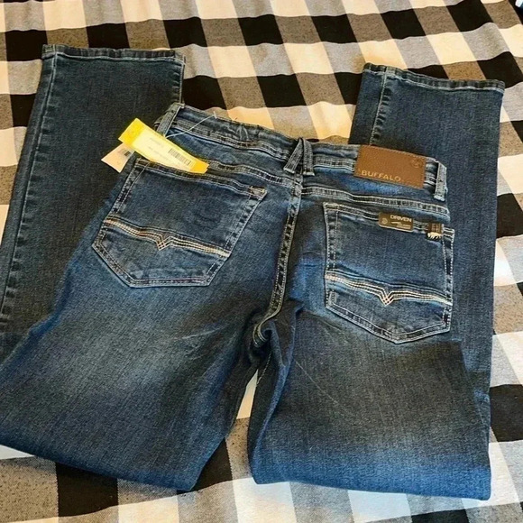 BUFFALO DAVID BITTON - NEW WITH TAGS-relaxed straight stretch jean size 12 - Picture 1 of 4